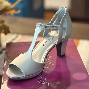 Easy Street Silver Women's Heels